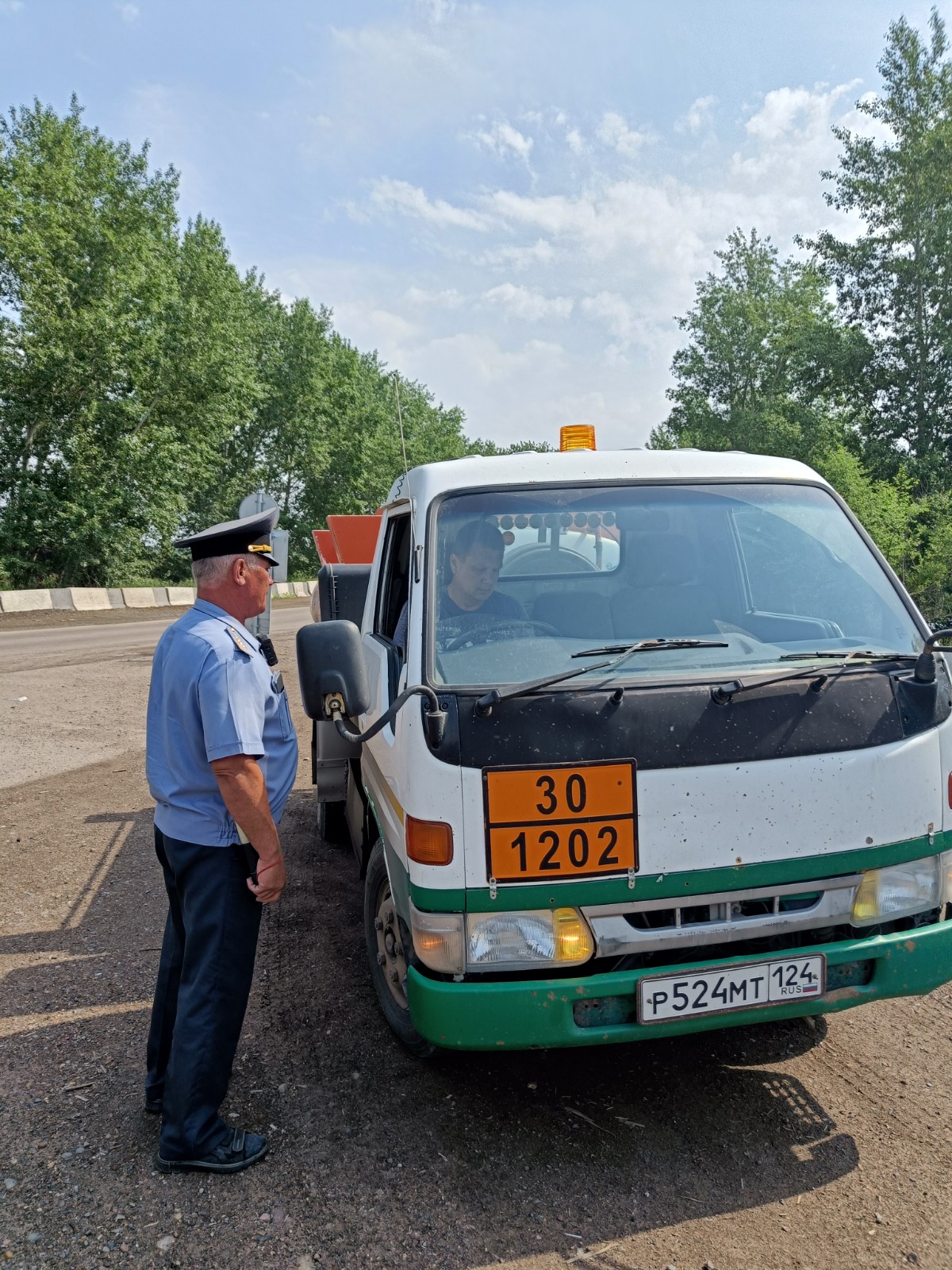 Проведены контрольно-надзорные мероприятия в Красноярском крае по перевозке  грузов повышенной опасности на дорогах федерального значения -  Ространснадзор