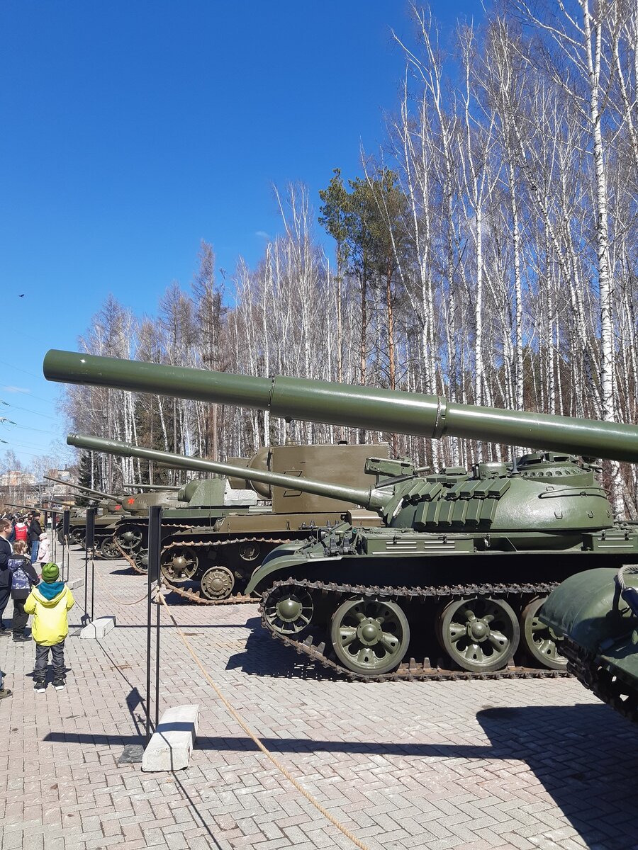 В г. Томске начала работу выставка «Оружие Победы» под открытым небом -  Ространснадзор