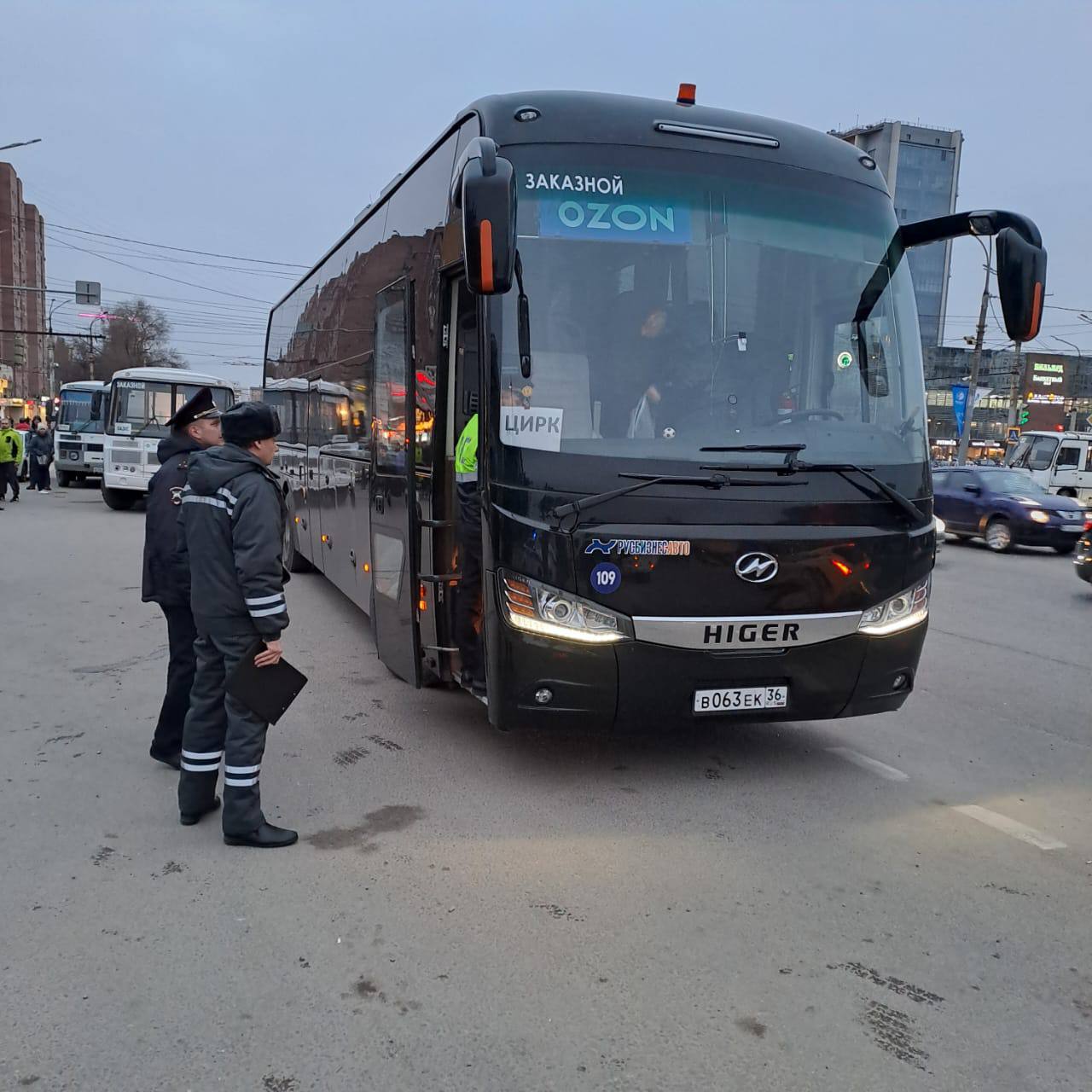 В рамках реализации мероприятий по профилактике, выявлению и пресечению  нарушений законодательства РФ при перевозке пассажиров автобусами проведен  постоянный рейд на территории г. Воронеж - Ространснадзор