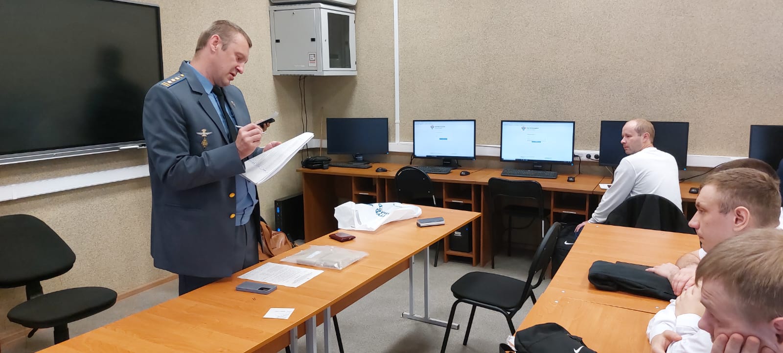 Проверка знаний лиц, претендующих на получение свидетельств