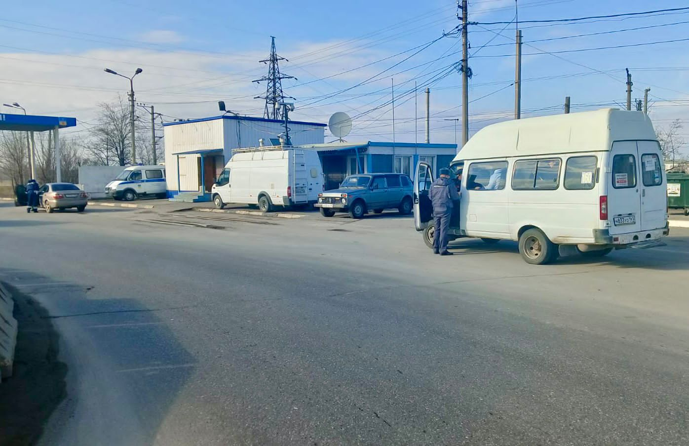 Новости города волжский волгоградская область. Пост ДПС. Авария маршрутки Тольятти. Омск 5 я Кировская.