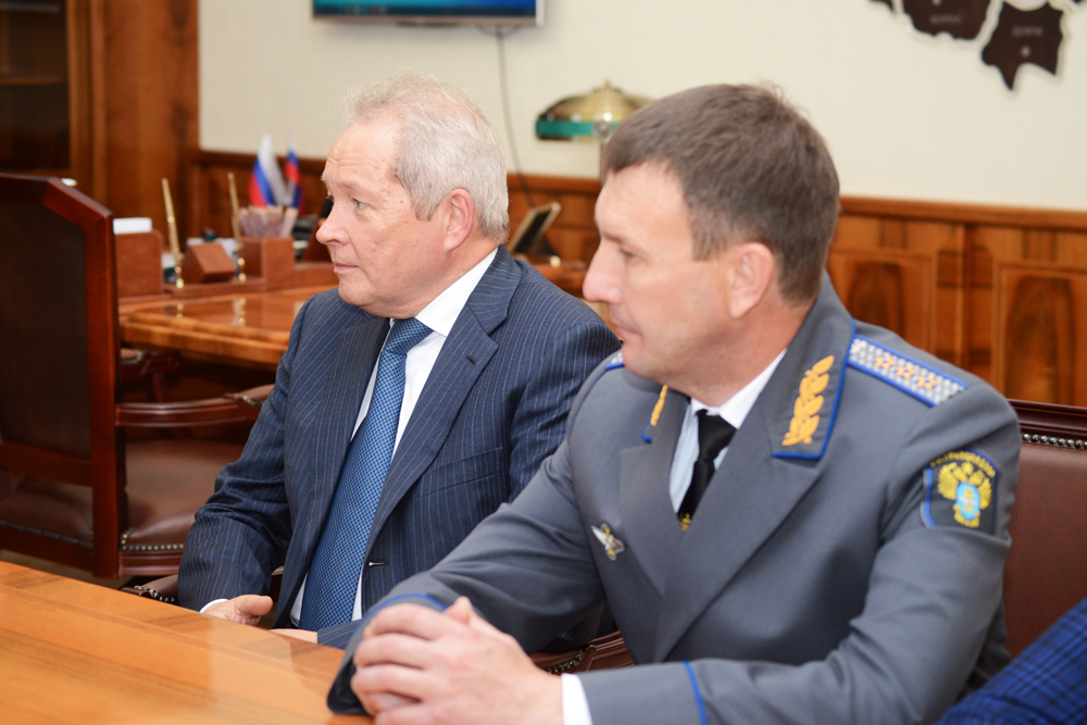 Виктор Басаргин и Андрей Клычков обсудили реализацию нацпроекта «Безопасные качественные дороги»