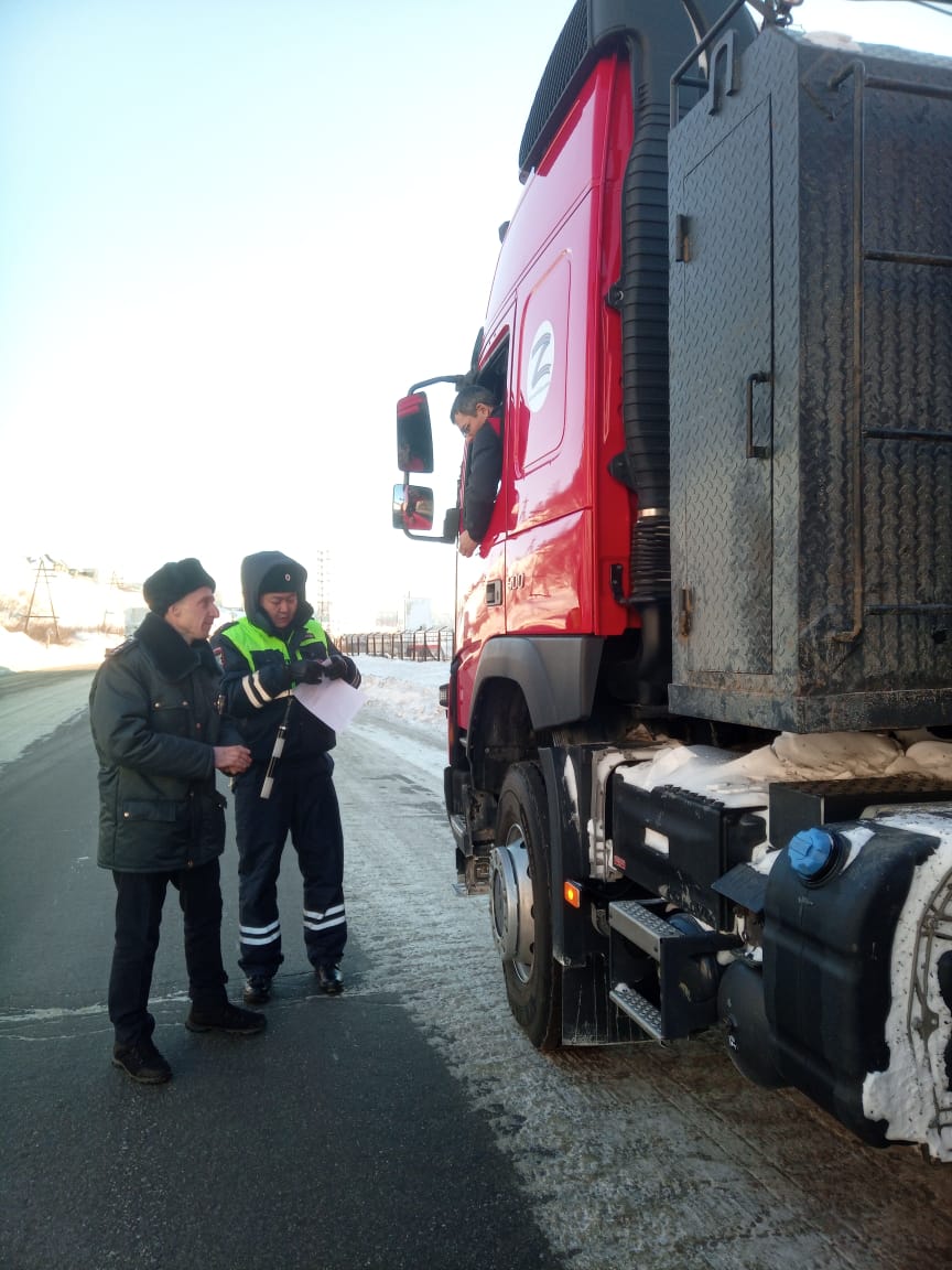 Территориальным отделом государственного автодорожного надзора по  Магаданской области МТУ Ространснадзора по ДФО проведено рейдовое  мероприятие по выявлению и пресечению фактов незаконной перевозки опасных  грузов - Ространснадзор