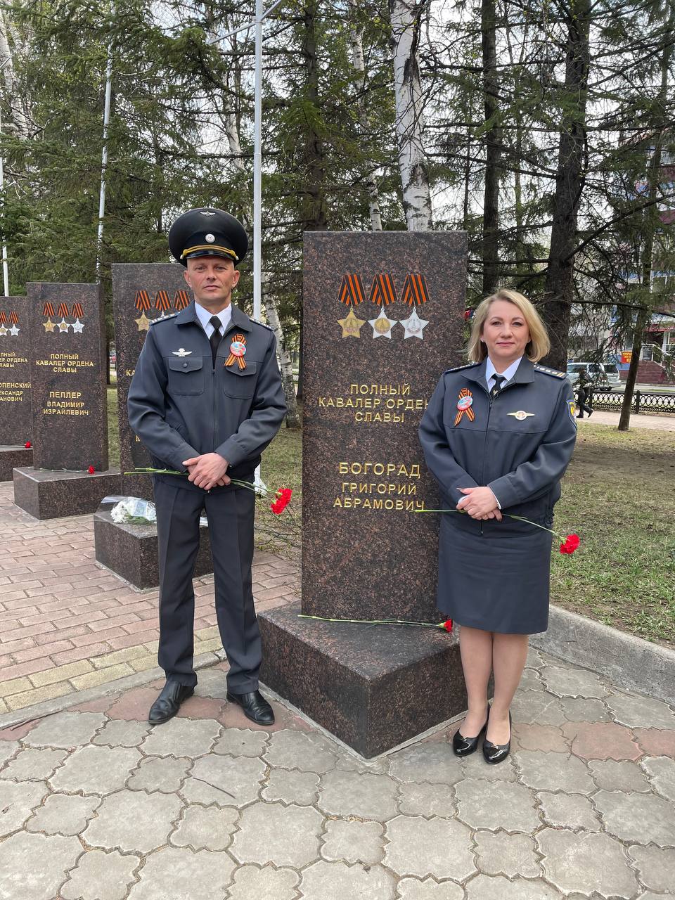 Коллектив территориального отдела государственного автодорожного надзора по  Еврейской автономной области МТУ Ространснадзора по ДФО принял участие в  церемонии возложения цветов - Ространснадзор