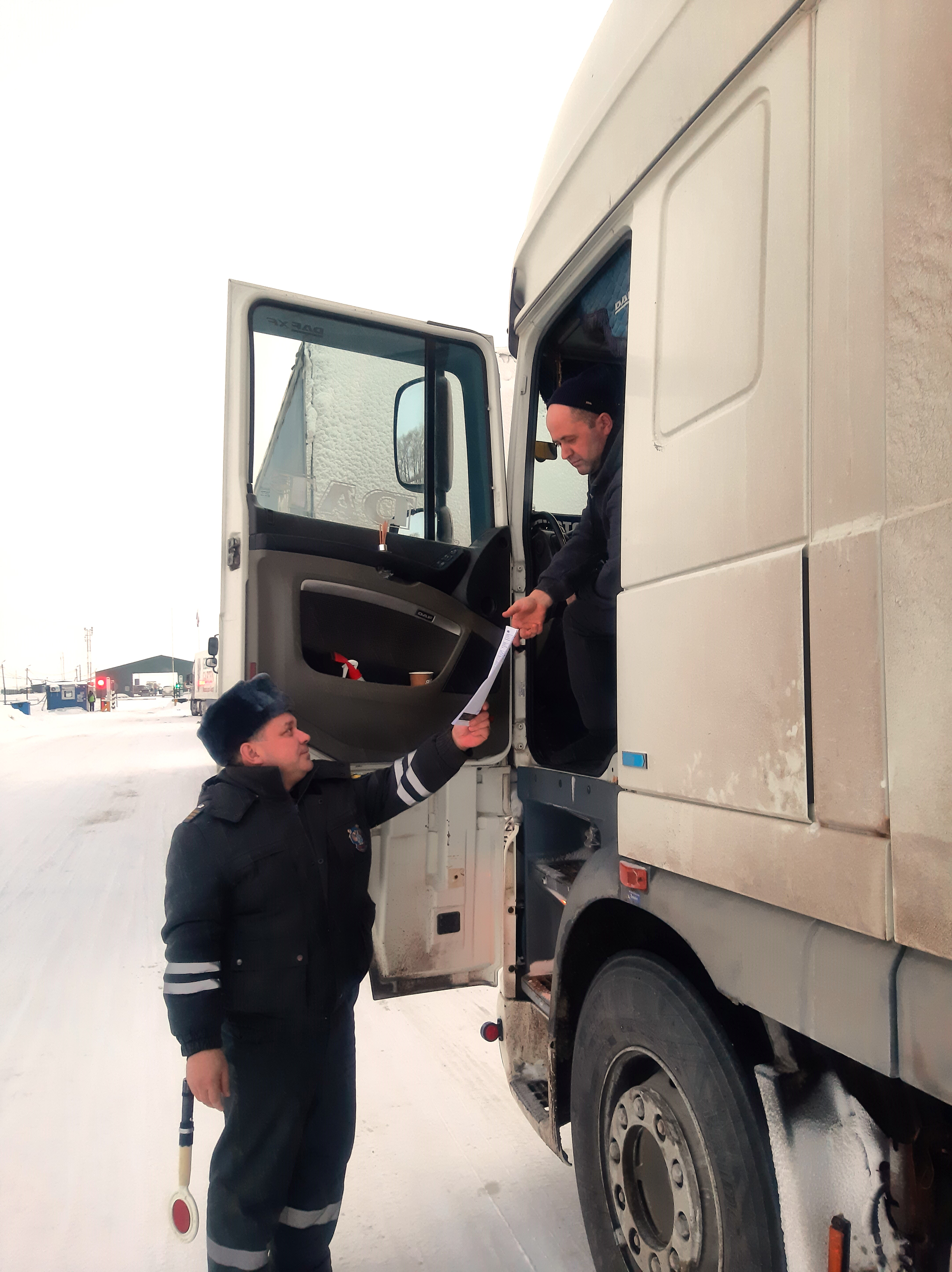 Проверка транспортных средств на ПКП-1 (Тюмень) 98 км. автомобильной дороги  Ишим-Казанское-граница с р. Казахстан - Ространснадзор