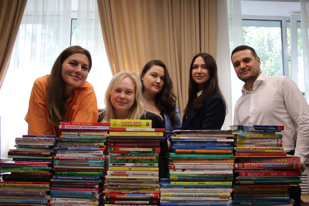 Участники Молодежного совета Ространснадзора приняли участие в благотворительной акции «Дети - детям»