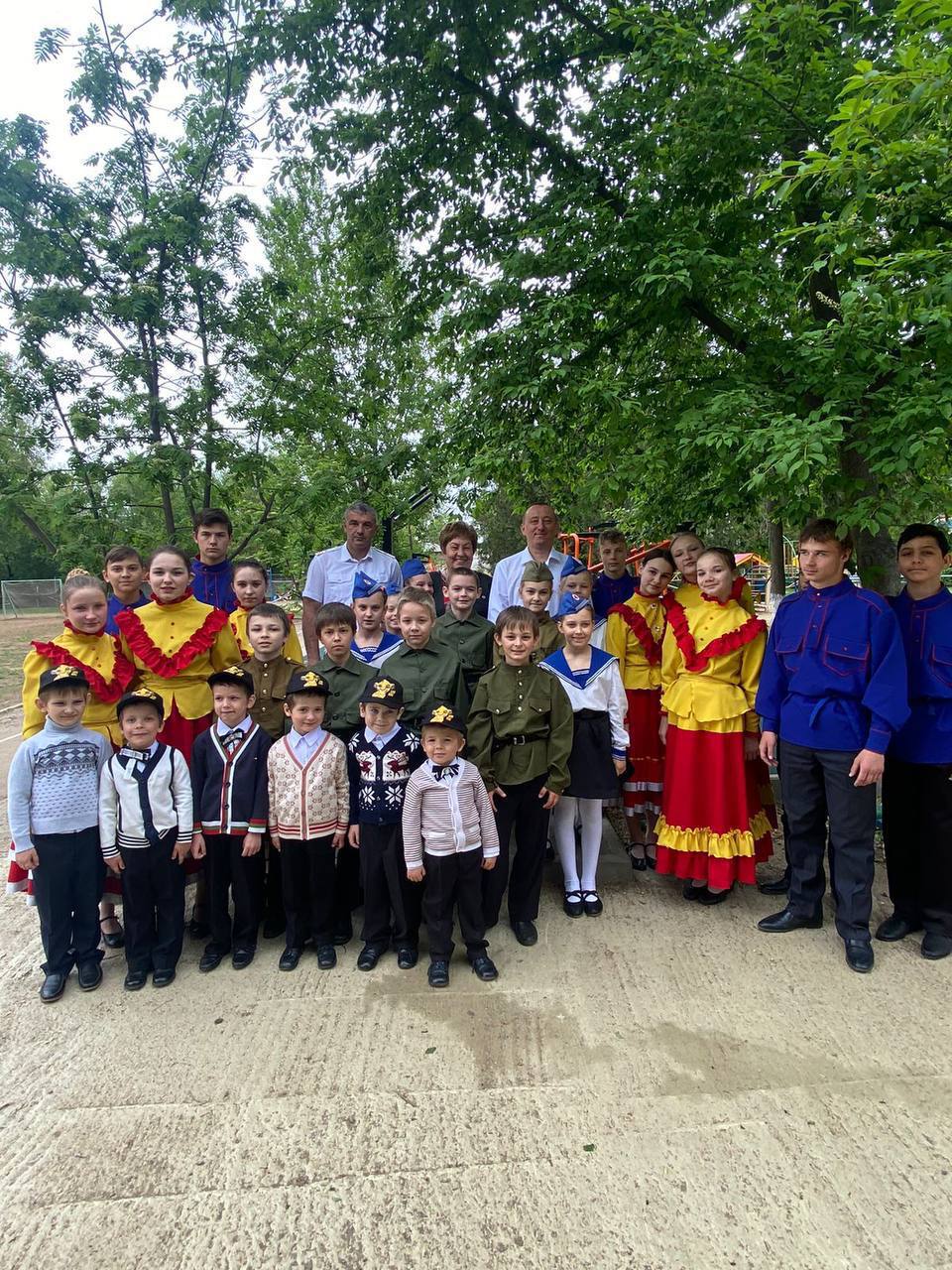 Сотрудники Ространснадзора передали книги в Луганскую Народную Республику