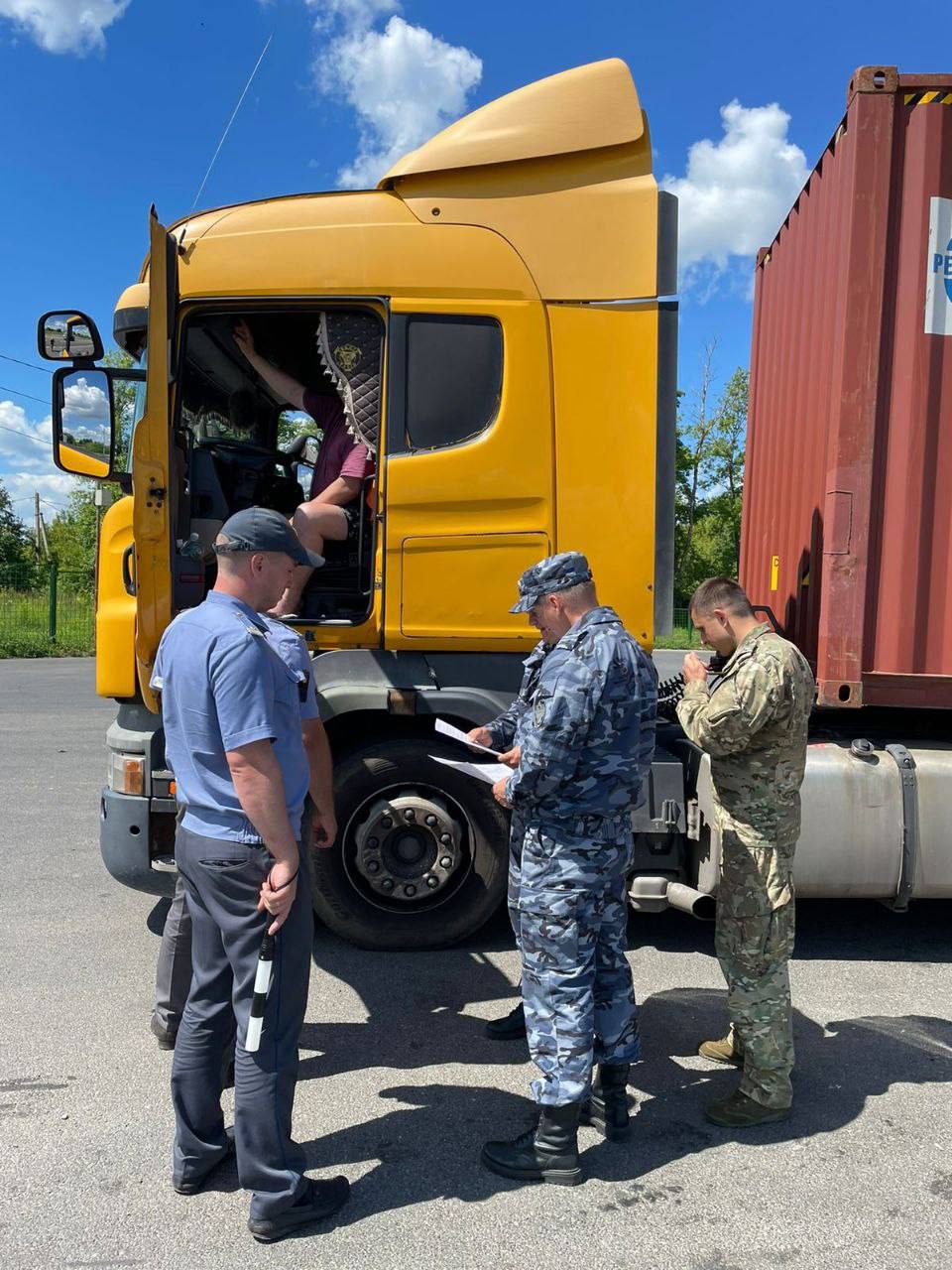 Сотрудники ТОГАДН по Орловской области провели совместный рейд с представителями таможенной службы России