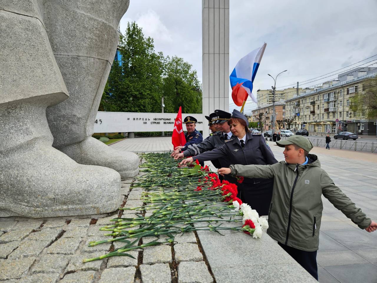 К участию в мероприятиях, посвященных 79-й годовщине Победы в Великой Отечественной войне, присоединились сотрудники территориальных отделов автодорожного надзора по Рязанской и Владимирской областям