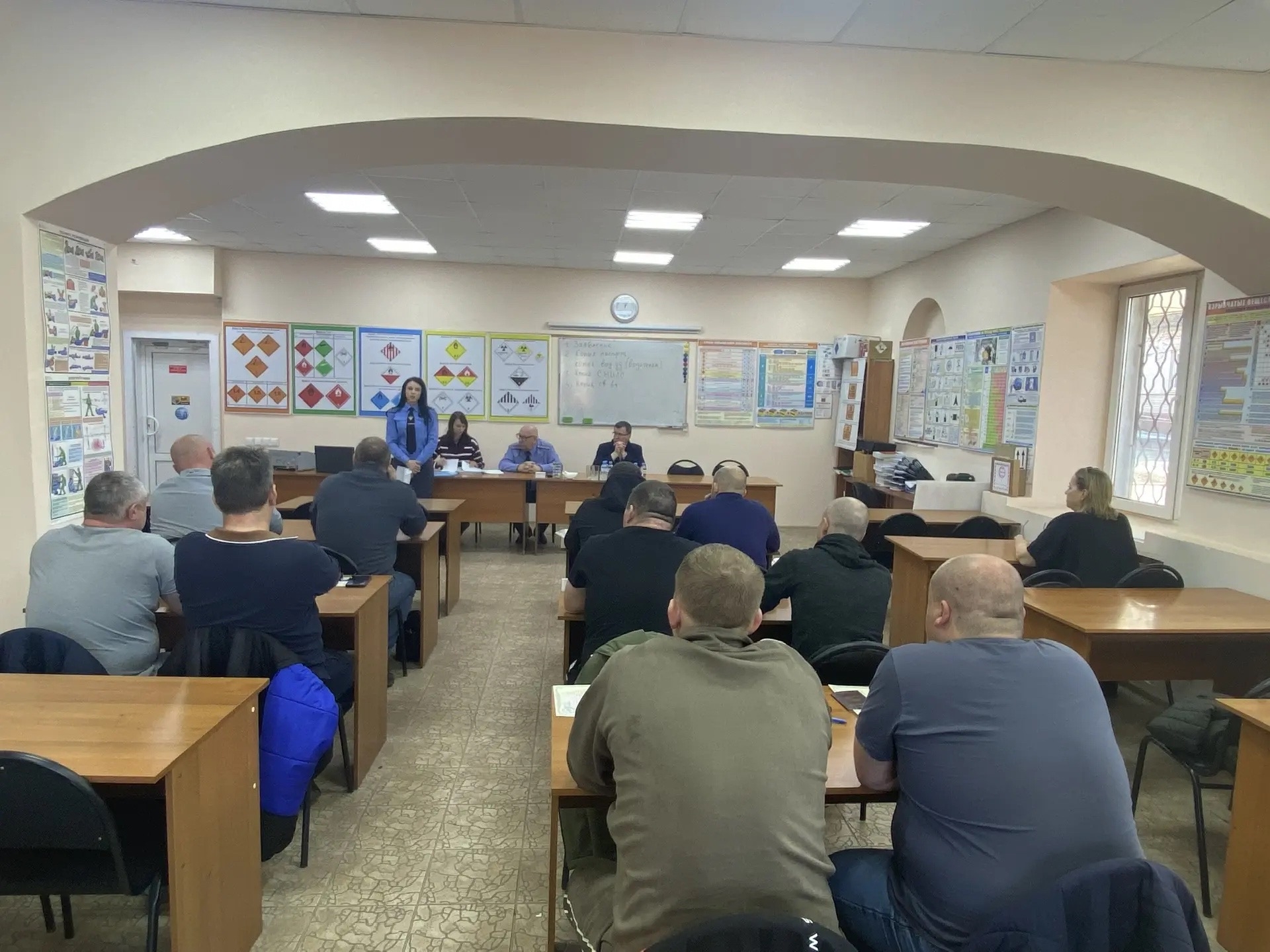 Сотрудниками ТОГАДН по Воронежской области ежемесячно организуется заседание аттестационной комиссии по проведению квалификационного экзамена на право получения свидетельства профессиональной компетентности международного автомобильного перевозчика