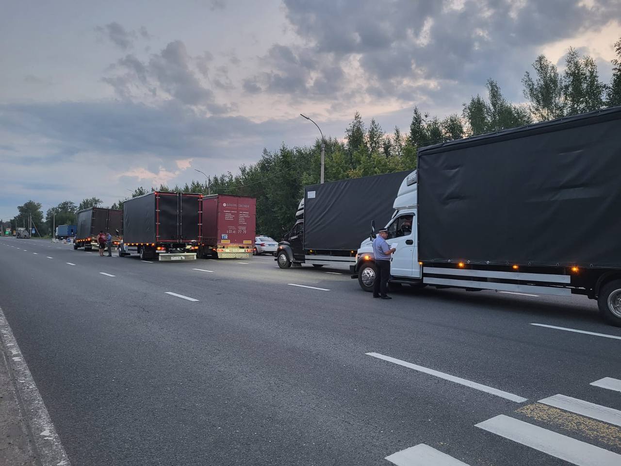 Сотрудники Госавтоинспекции Рязанской области совместно с сотрудниками территориального отдела по Рязанской обрасти МТУ Ространснадзора по ЦФО провели на территории региона оперативно-профилактические мероприятия «Грузовик»