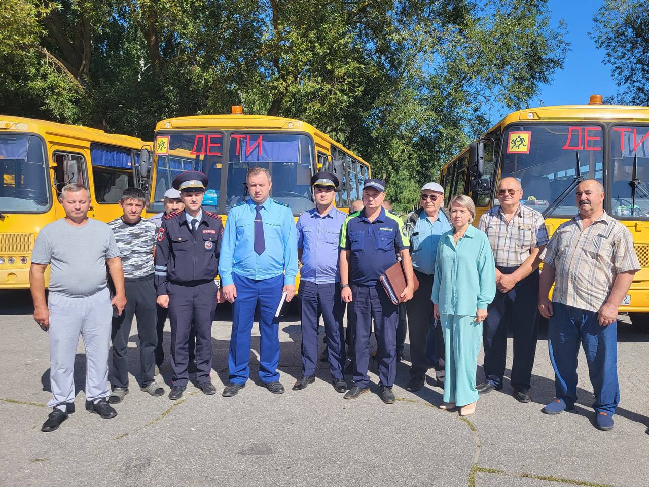 В преддверии нового учебного года сотрудниками ТОГАДН по Рязанкой области продолжаются совместные мероприятия с представителями районных прокуратур и сотрудниками Госавтоинспекции