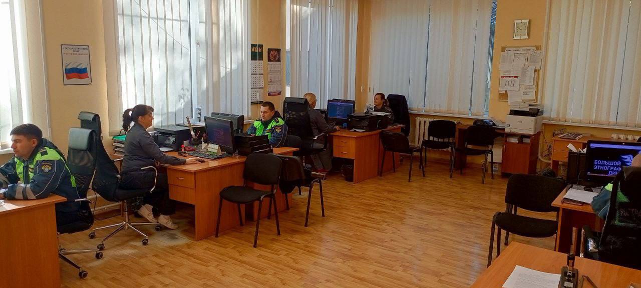 «Народов много-страна одна!»