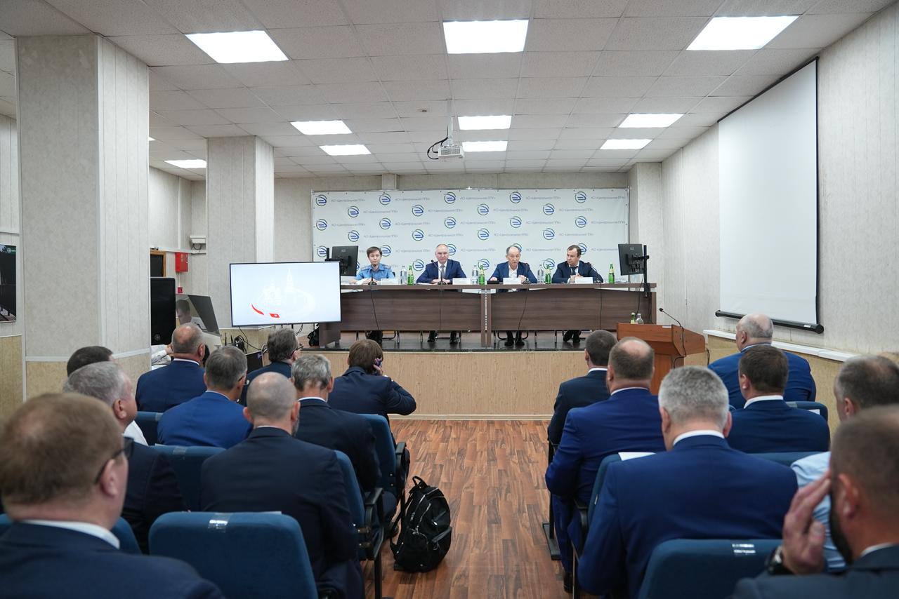 Выездное совещание по вопросам обеспечения безопасности движения в пригородном комплексе Московской железной дороги прошло в моторвагонном депо Нахабино