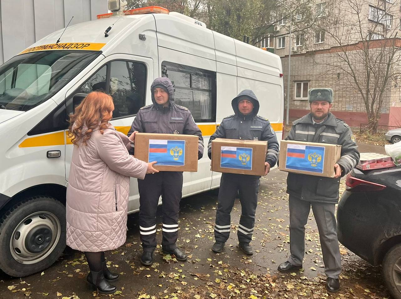 Территориальный отдел госавтодорнадзора по Липецкой области Межрегионального территориального управления по Центральному федеральному округу передал гуманитарную помощь жителям Курской области