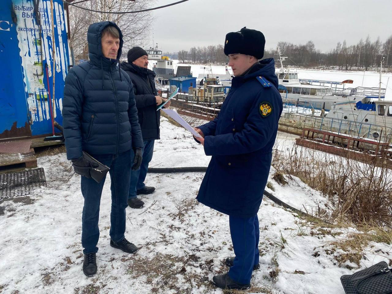 Ярославской транспортной прокуратурой совместно с Волжским территориальным отделом госречнадзора в межнавигационный период проводятся проверки поднадзорных организаций осуществляющих эксплуатацию пунктов отстоя судов