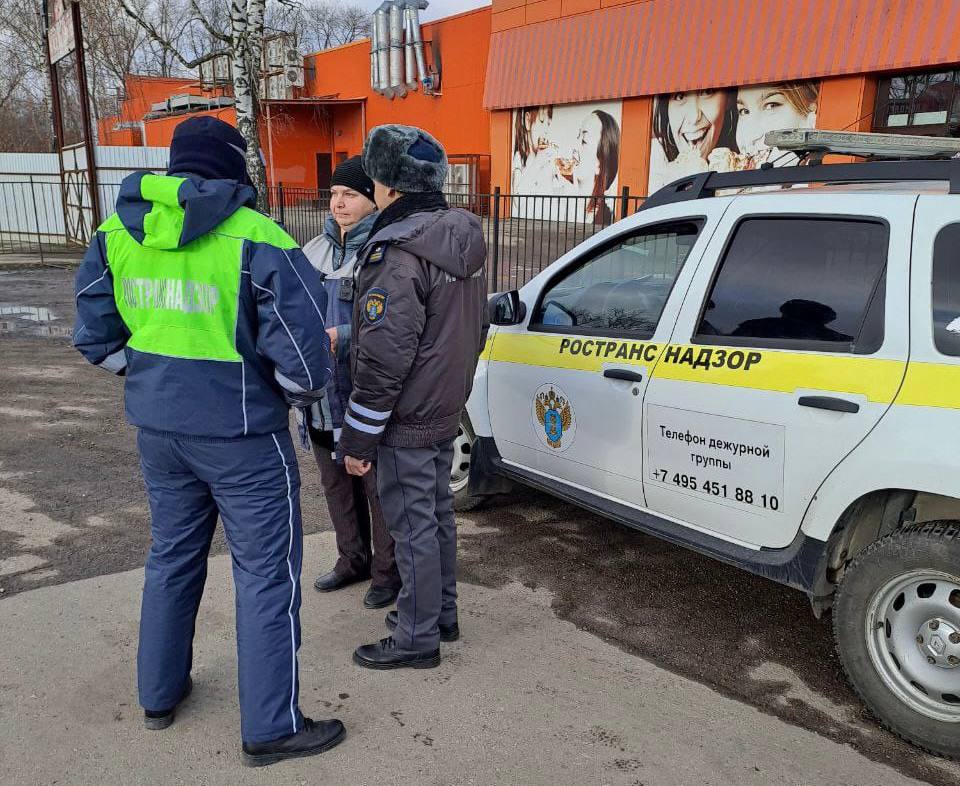 19 ноября в Щекинском районе ГУ ТО «Организатор перевозок и навигации» совместно с ТОГАДН по Тульской области было проведено контрольное мероприятие, направленное на профилактику ДТП с участием транспорта, осуществляющего перевозку пассажиров