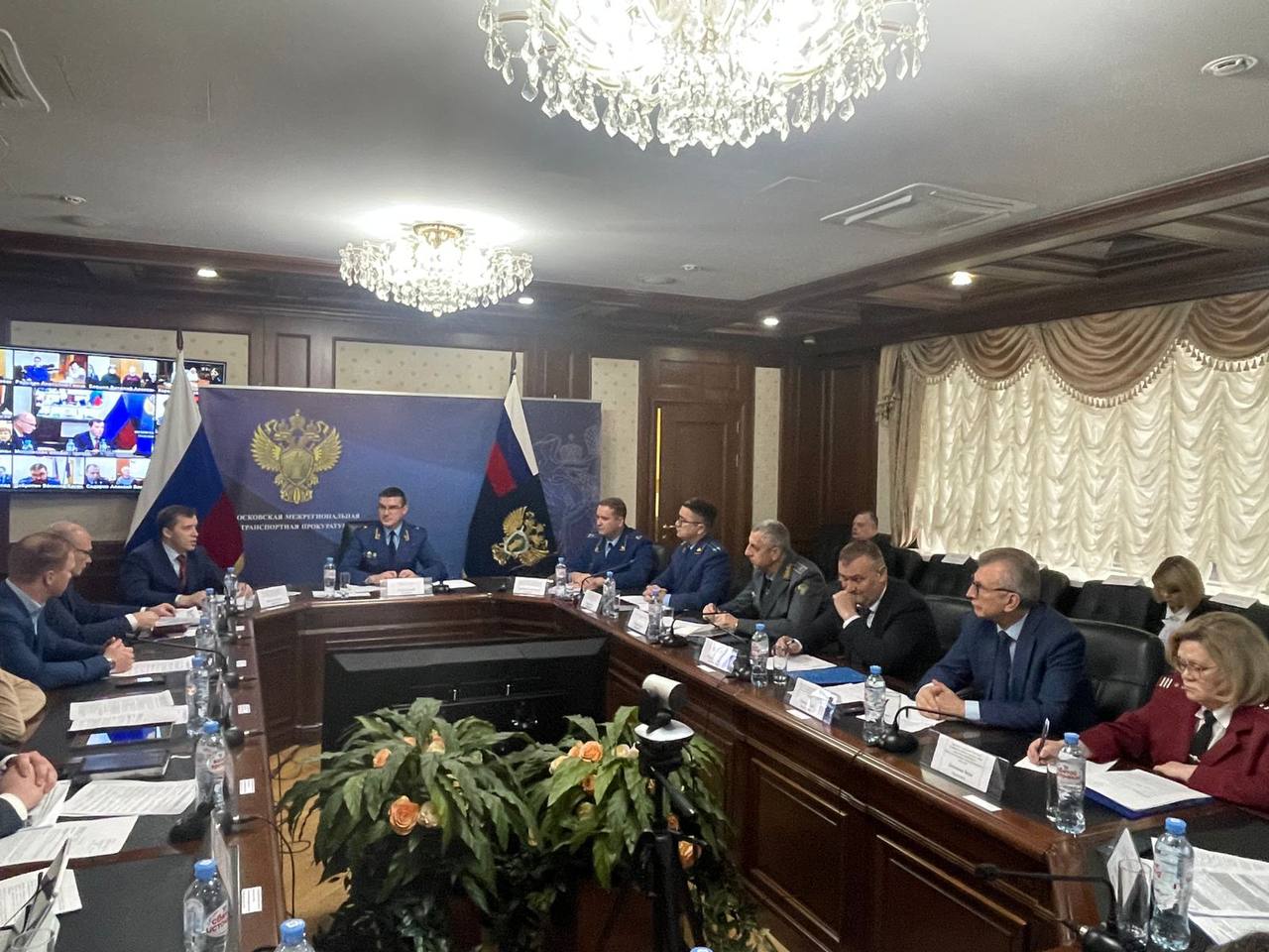 В рамках подготовки к Международному дню инвалидов в Московской межрегиональной транспортной прокуратуре состоялось совещание, посвящённое вопросам соблюдения прав маломобильных групп населения  на транспорте