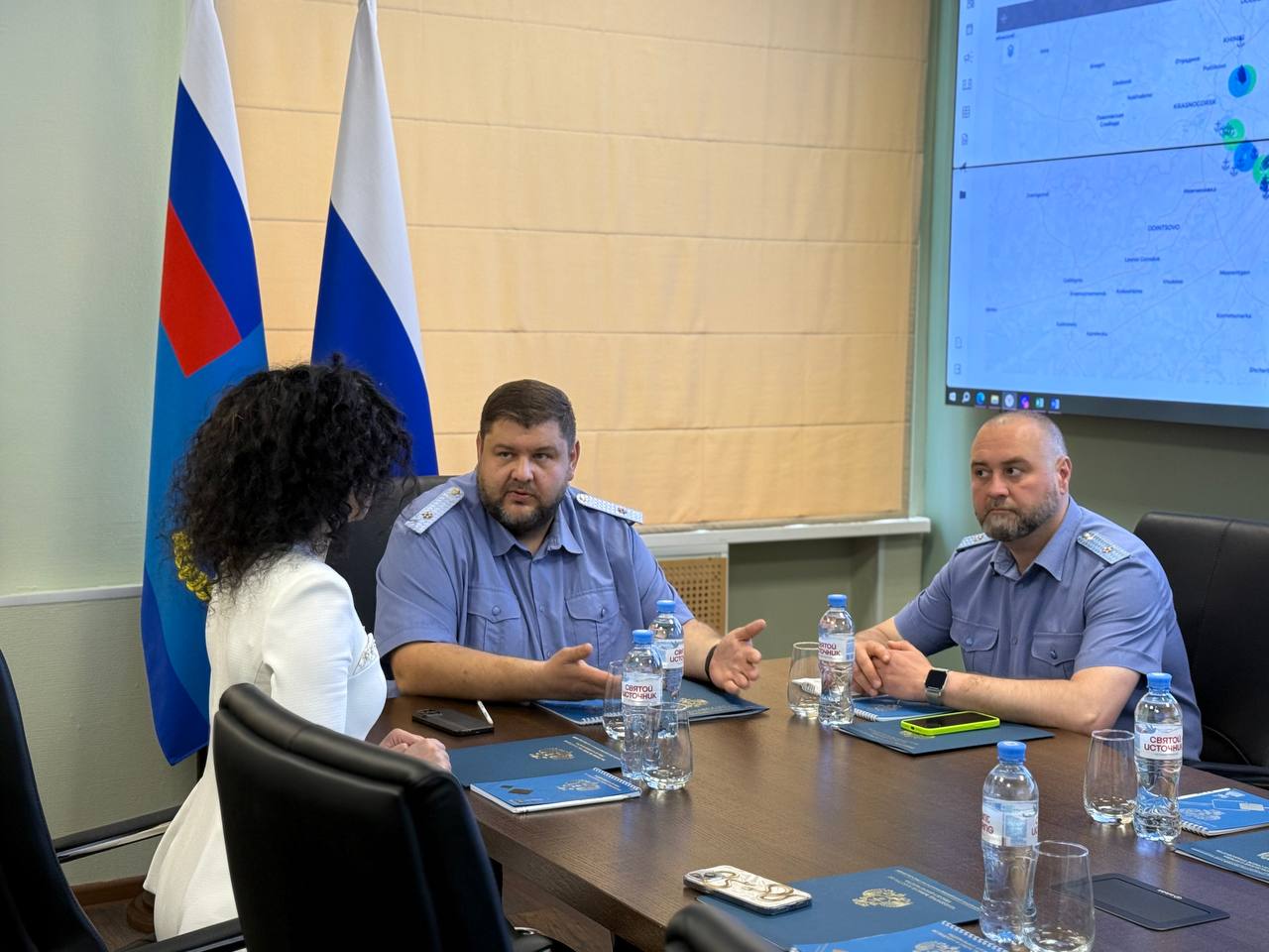 В ситуационном центре управления Начальник МТУ Ространснадзора по ЦФО Сергей Ромазанов провел рабочее совещание с  Сабиной Цветковой