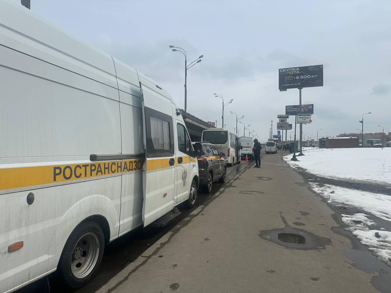 Сотрудниками ТОГАДН по городу Москве совместно с ТОГАДН по Московской области проведены контрольные мероприятия по выявлению и пресечению нарушений в сфере смежных межрегиональных пассажирских перевозок на территории города Москвы и Московской области
