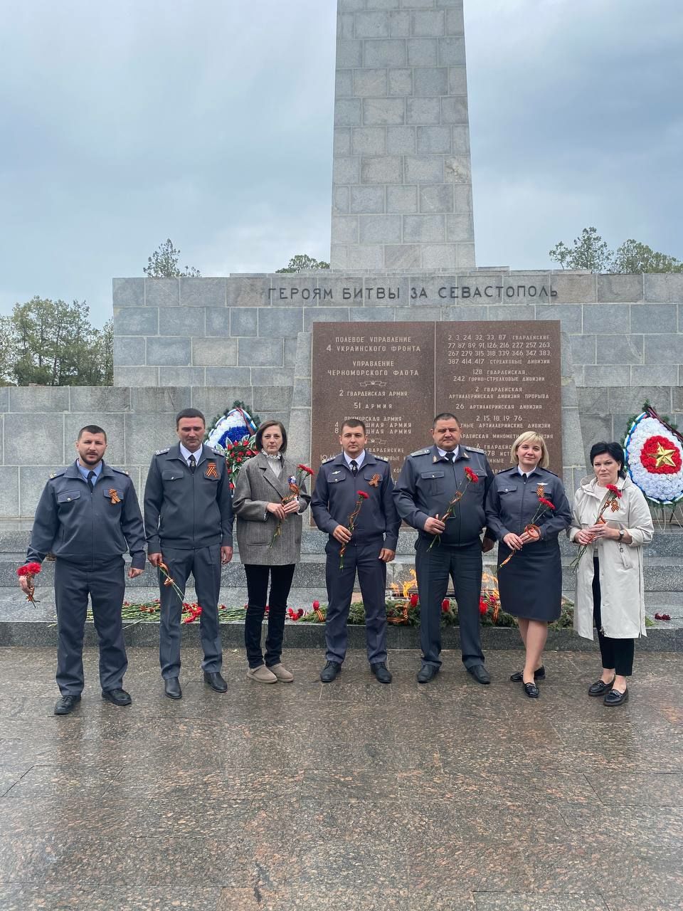 Почтили память воинов-освободителей на Сапун-горе вблизи Города Героя - Севастополя