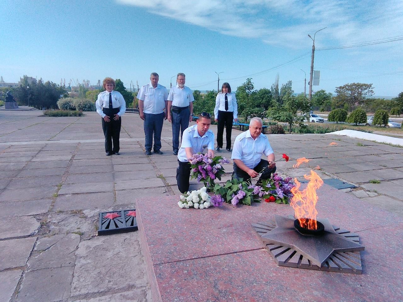 Возложение цветов к мемориалу Воинам погибшим - защитникам нашей Родины в Запорожской и Херсонской областях